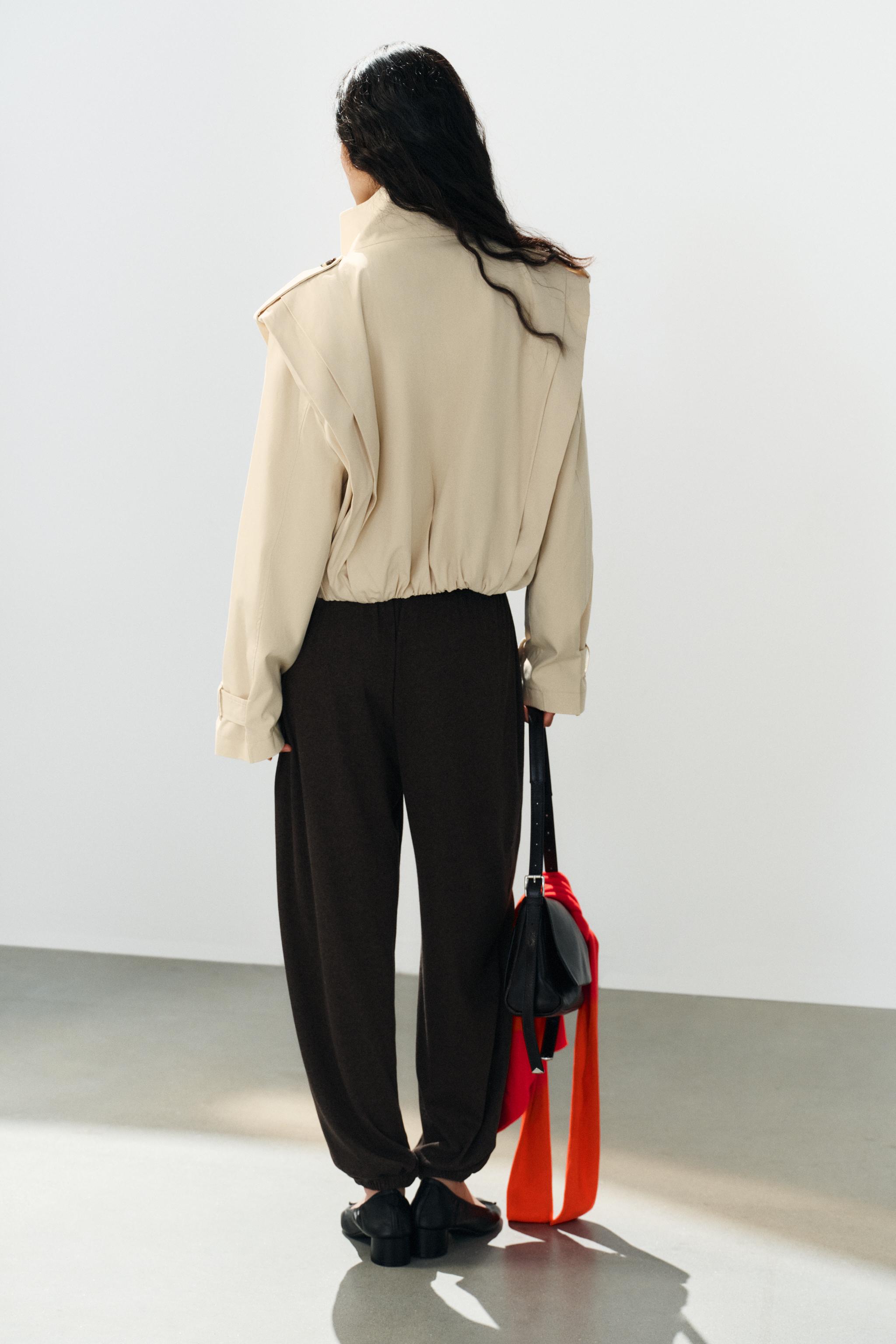 SHORT PLEATED TRENCH COAT